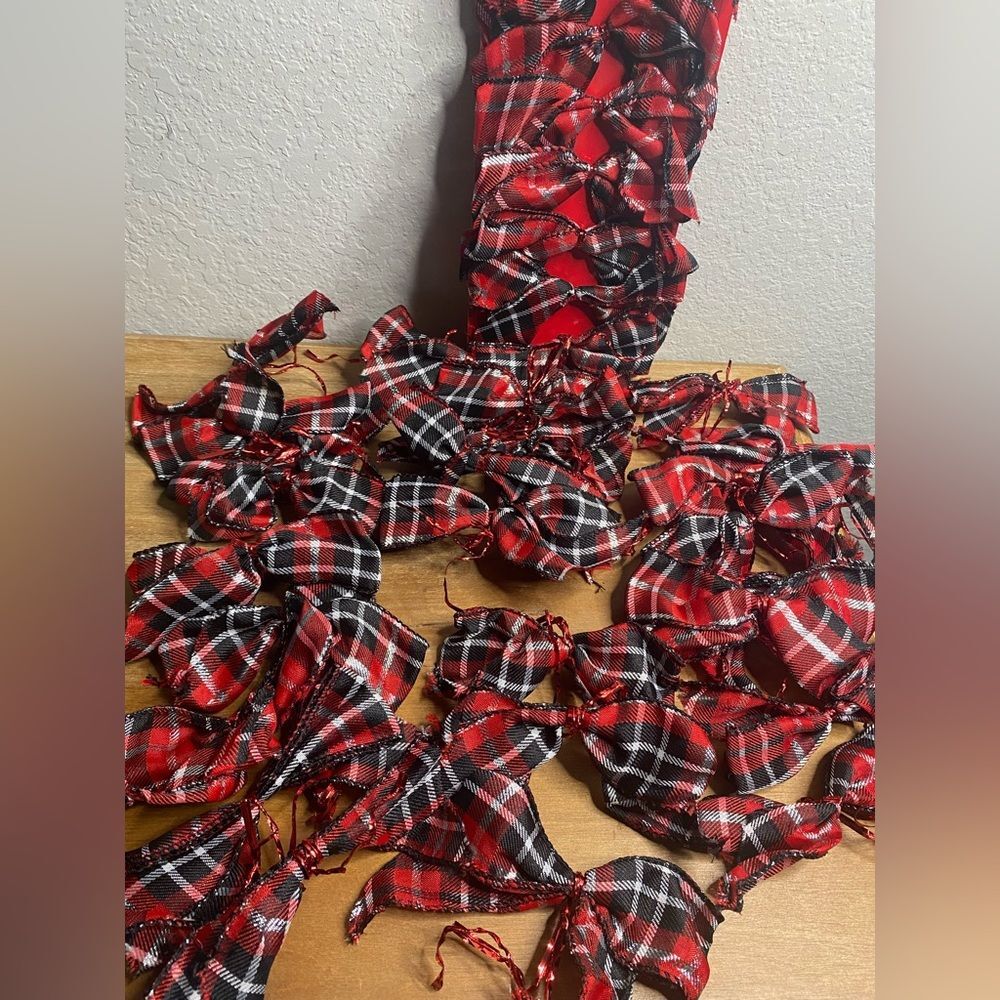 Christmas Tree Holiday Plaid Bows Black Red Silver 32 count 4” bows Farmhouse - Picture 3 of 4